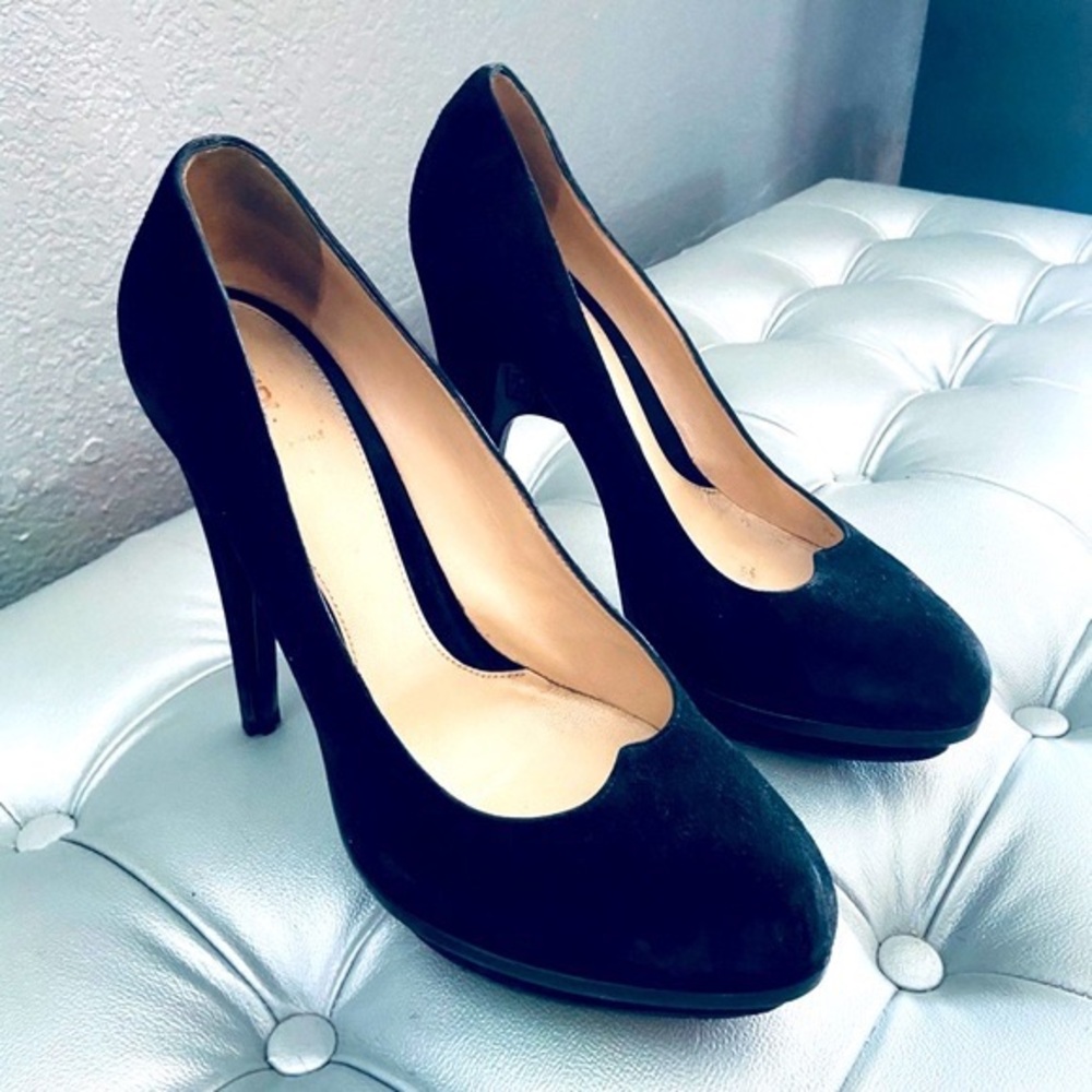 Decolette Camoscio Black Suede Heeled Pumps